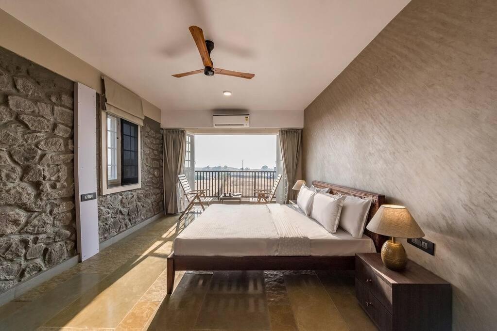 Stone Mansion By Phoenix Stays Igatpuri Exterior photo