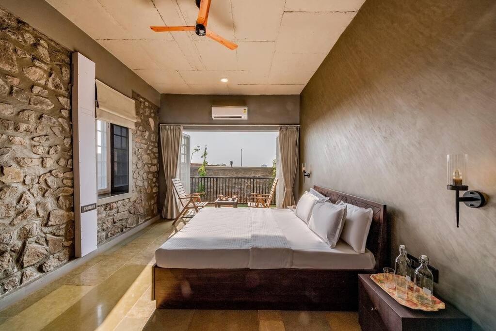 Stone Mansion By Phoenix Stays Igatpuri Exterior photo