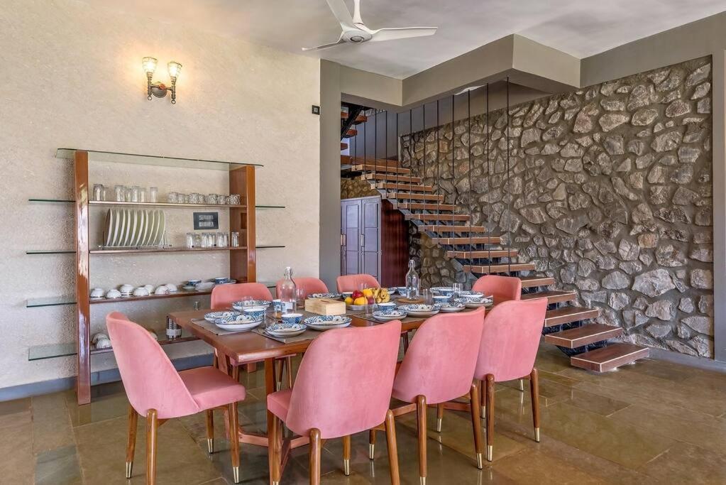 Stone Mansion By Phoenix Stays Igatpuri Exterior photo