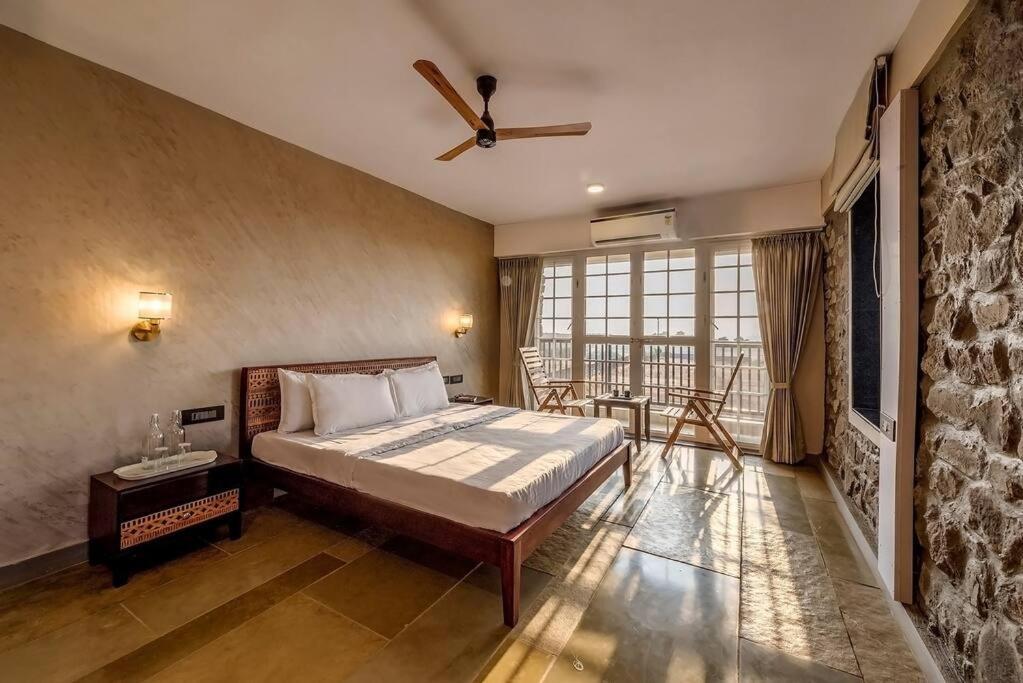 Stone Mansion By Phoenix Stays Igatpuri Exterior photo