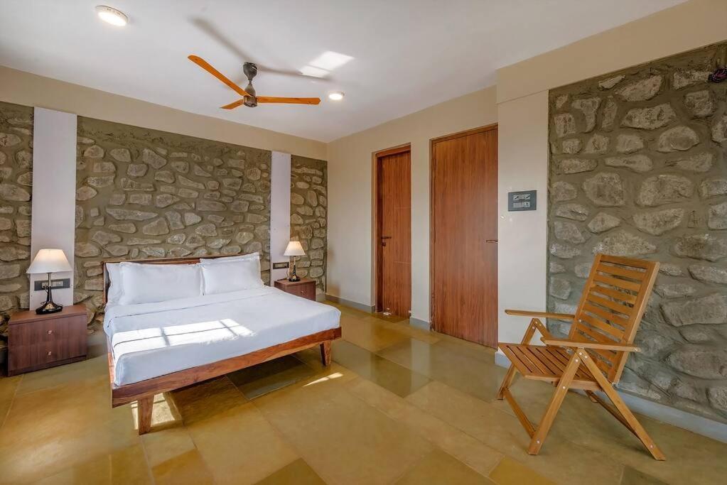 Stone Mansion By Phoenix Stays Igatpuri Exterior photo